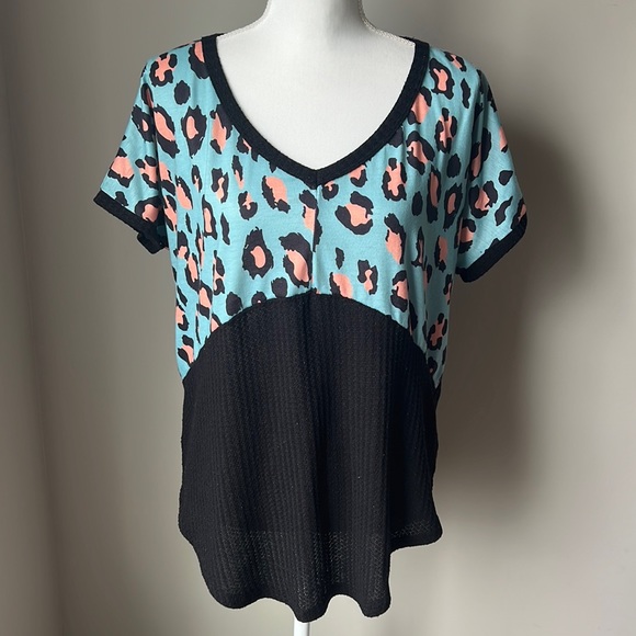 5/$25 Cinnie Top - Picture 1 of 12